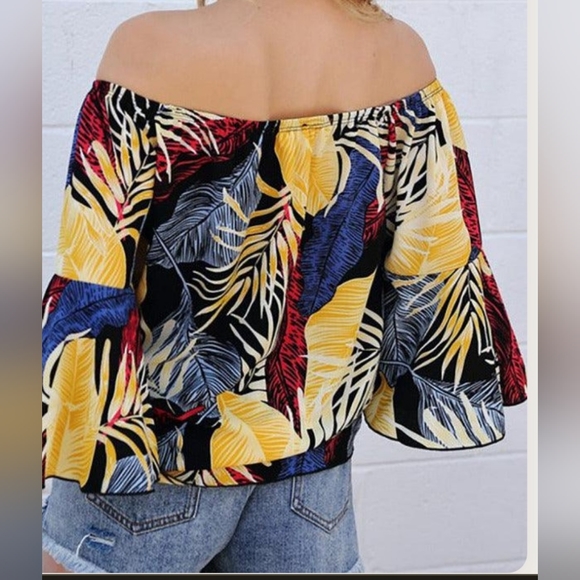 OFF SHOULDER BELL SLEEVE FLORAL TOP - Picture 2 of 6